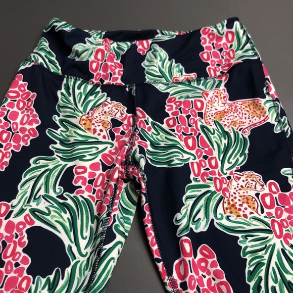 ⬇️⭐️ Crown&Ivy Women’s Medium Athletic Leggings - Picture 4 of 9